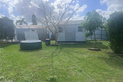 Casa en alquiler en Homestead, Florida, 3 dormitorios, 132.85 m2 № 2044581 - foto 7