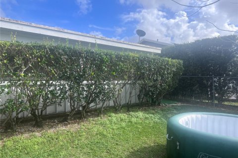 Casa en alquiler en Homestead, Florida, 3 dormitorios, 132.85 m2 № 2044581 - foto 8