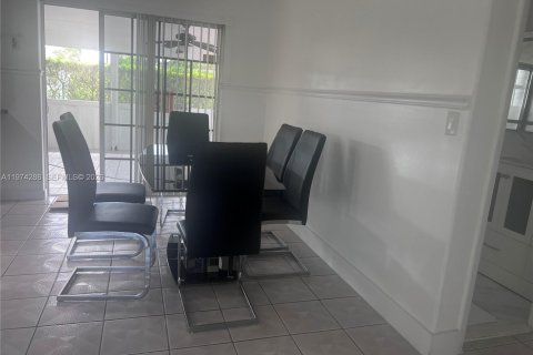 Casa en alquiler en Homestead, Florida, 3 dormitorios, 132.85 m2 № 2044581 - foto 14