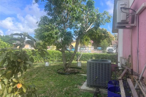 Casa en alquiler en Homestead, Florida, 3 dormitorios, 132.85 m2 № 2044581 - foto 5