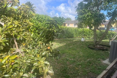 Casa en alquiler en Homestead, Florida, 3 dormitorios, 132.85 m2 № 2044581 - foto 4