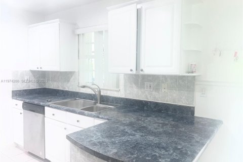 Casa en alquiler en Homestead, Florida, 3 dormitorios, 132.85 m2 № 2044581 - foto 17