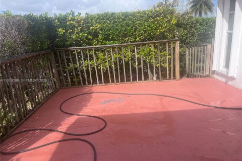 Casa en alquiler en Homestead, Florida, 3 dormitorios, 132.85 m2 № 2044581 - foto 11