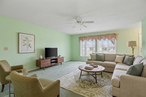 Villa ou maison à vendre à Sun City Center, Floride: 2 chambres, 127.18 m2 № 2398645 - photo 5