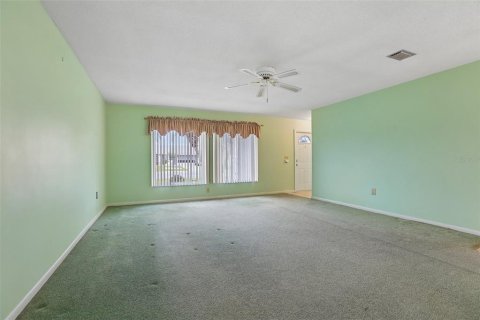 Villa ou maison à vendre à Sun City Center, Floride: 2 chambres, 127.18 m2 № 2398645 - photo 4