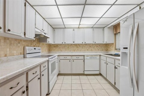 Villa ou maison à vendre à Sun City Center, Floride: 2 chambres, 127.18 m2 № 2398645 - photo 17
