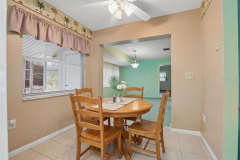 Villa ou maison à vendre à Sun City Center, Floride: 2 chambres, 127.18 m2 № 2398645 - photo 16