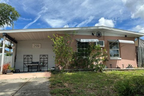 House in Port Charlotte, Florida 3 bedrooms, 70.23 sq.m. № 2342633