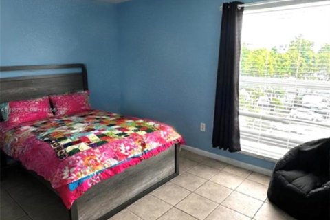 Condo in Hialeah, Florida, 3 bedrooms  № 1819938 - photo 8