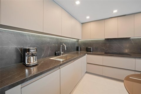 Купить кондоминиум в Майами-Бич, Флорида 1 спальня, 89.19м2, № 1969620 - фото 8