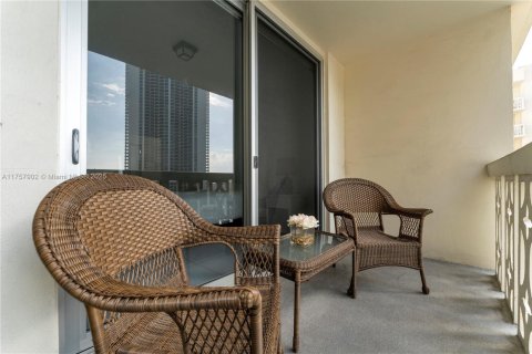 Купить кондоминиум в Халландейл-Бич, Флорида 1 спальня, 62.43м2, № 2012230 - фото 19