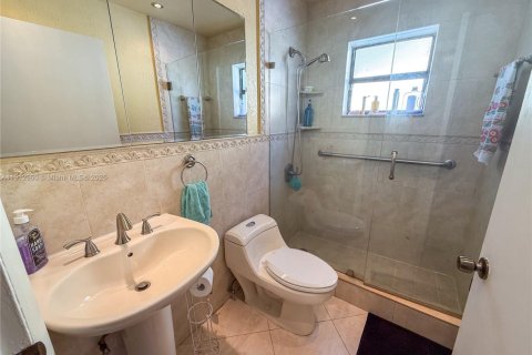 Villa ou maison à vendre à Miami, Floride: 3 chambres, 111.48 m2 № 1973550 - photo 14