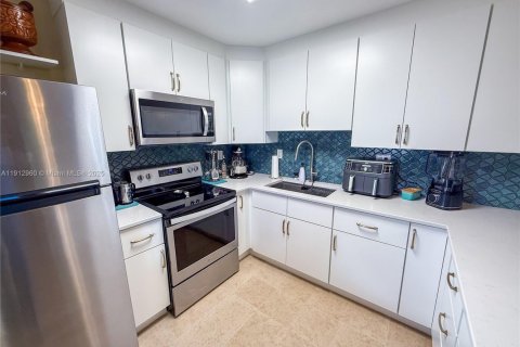 Villa ou maison à vendre à Miami, Floride: 3 chambres, 111.48 m2 № 1973550 - photo 9