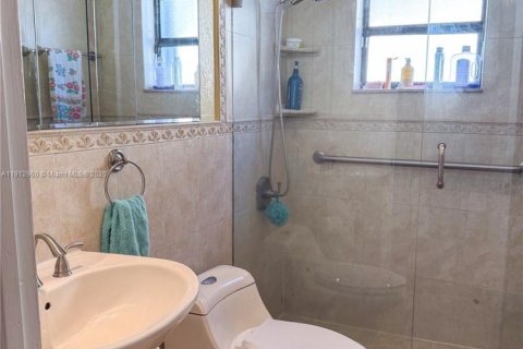 Villa ou maison à vendre à Miami, Floride: 3 chambres, 111.48 m2 № 1973550 - photo 13