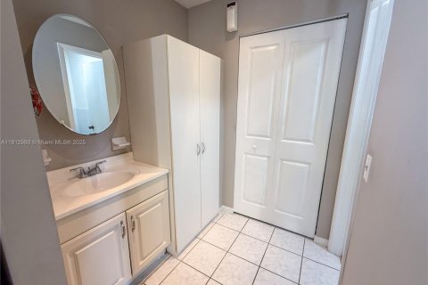 Villa ou maison à vendre à Miami, Floride: 3 chambres, 111.48 m2 № 1973550 - photo 16