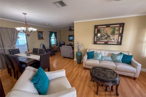 Villa ou maison à vendre à Miami, Floride: 3 chambres, 111.48 m2 № 1973550 - photo 15