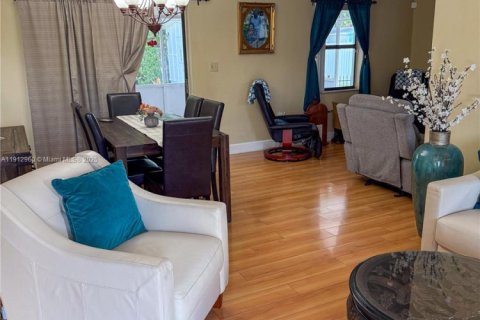 Villa ou maison à vendre à Miami, Floride: 3 chambres, 111.48 m2 № 1973550 - photo 4