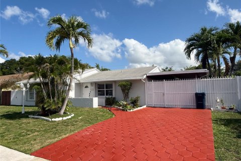 Villa ou maison à vendre à Miami, Floride: 3 chambres, 111.48 m2 № 1973550 - photo 3