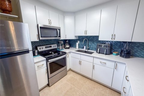 Villa ou maison à vendre à Miami, Floride: 3 chambres, 111.48 m2 № 1973550 - photo 10