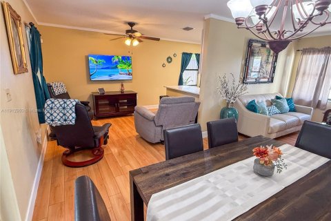 Villa ou maison à vendre à Miami, Floride: 3 chambres, 111.48 m2 № 1973550 - photo 25