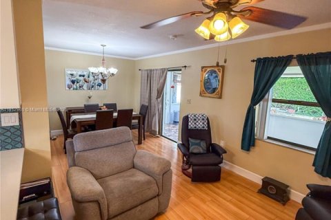 Villa ou maison à vendre à Miami, Floride: 3 chambres, 111.48 m2 № 1973550 - photo 17