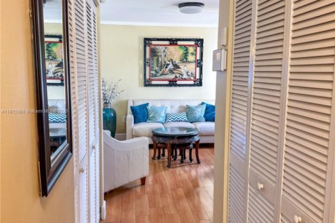 Villa ou maison à vendre à Miami, Floride: 3 chambres, 111.48 m2 № 1973550 - photo 28