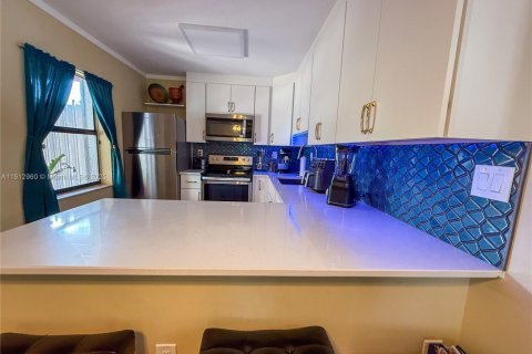 Villa ou maison à vendre à Miami, Floride: 3 chambres, 111.48 m2 № 1973550 - photo 11