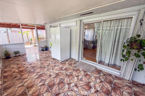 Villa ou maison à vendre à Miami, Floride: 3 chambres, 111.48 m2 № 1973550 - photo 30
