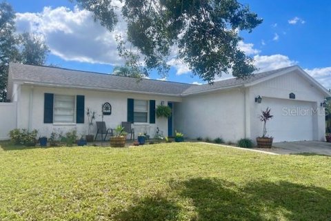 House in Sarasota, Florida 4 bedrooms, 127 sq.m. № 1416444 - photo 1