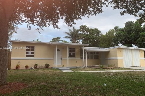 Villa ou maison à vendre à Pompano Beach, Floride: 3 chambres, 127 m2 № 1797050 - photo 2
