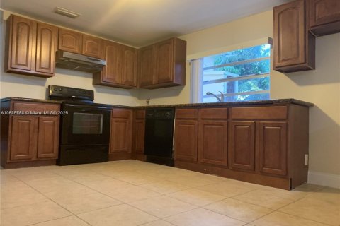 Villa ou maison à vendre à Pompano Beach, Floride: 3 chambres, 127 m2 № 1797050 - photo 12