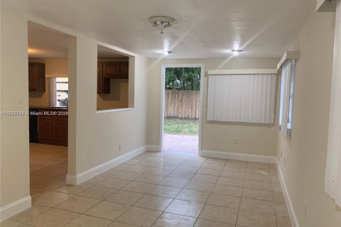 Villa ou maison à vendre à Pompano Beach, Floride: 3 chambres, 127 m2 № 1797050 - photo 8