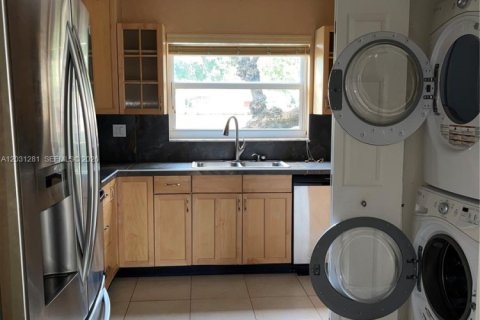 Adosado en alquiler en Davie, Florida, 3 dormitorios, 153.29 m2 № 2086280 - foto 2