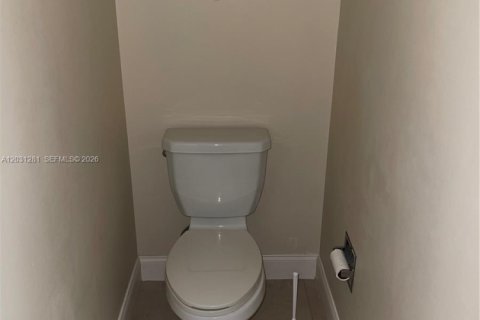 Adosado en alquiler en Davie, Florida, 3 dormitorios, 153.29 m2 № 2086280 - foto 4