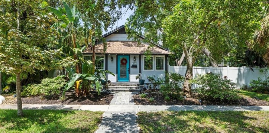 Villa ou maison à Saint Petersburg, Floride 3 chambres, 113.81 m2 № 1913372