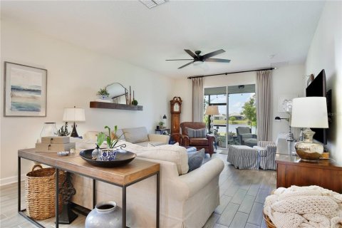Villa ou maison à vendre à Orlando, Floride: 3 chambres, 196.02 m2 № 2107152 - photo 17