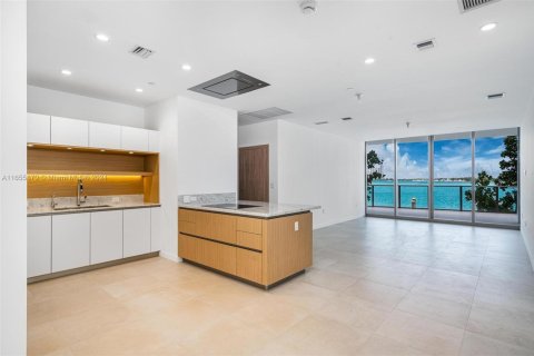 Condominio en venta en Bay Harbor Islands, Florida, 2 dormitorios, 175.49 m2 № 2076984 - foto 3