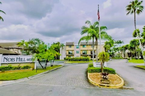 Condo in Kendall, Florida, 2 bedrooms  № 1872378 - photo 1