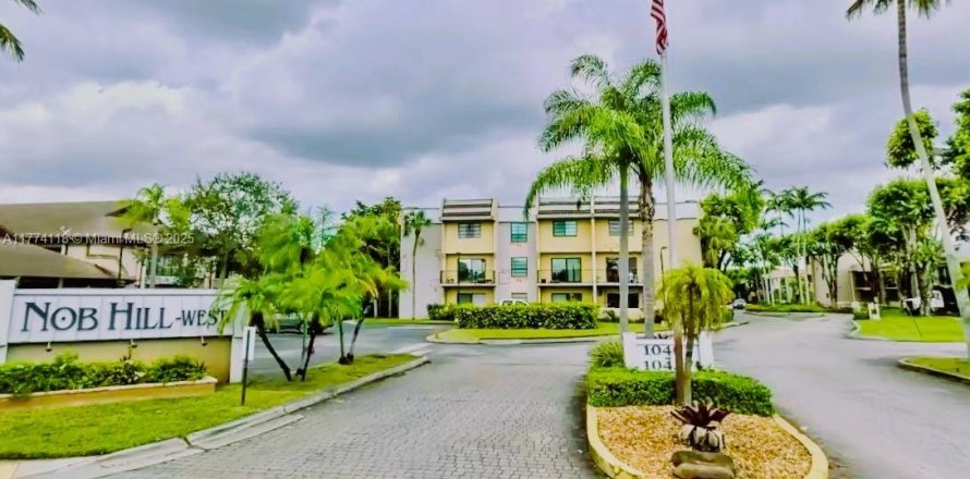 Condo in Kendall, Florida, 2 bedrooms  № 1872378
