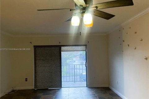 Condo in Kendall, Florida, 2 bedrooms  № 1872378 - photo 21