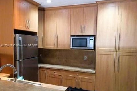 Condo in Kendall, Florida, 2 bedrooms  № 1872378 - photo 10