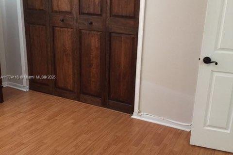 Condo in Kendall, Florida, 2 bedrooms  № 1872378 - photo 18
