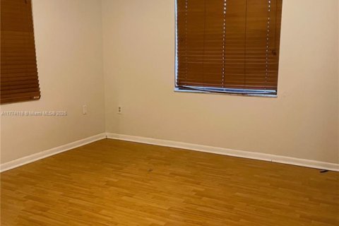 Condo in Kendall, Florida, 2 bedrooms  № 1872378 - photo 15