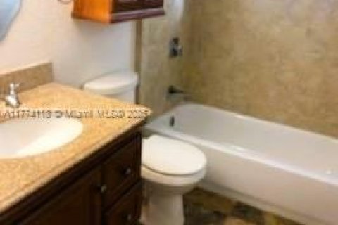 Condo in Kendall, Florida, 2 bedrooms  № 1872378 - photo 19