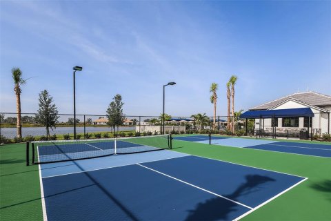 Casa en venta en Lakewood Ranch, Florida, 2 dormitorios, 155.24 m2 № 1917291 - foto 10
