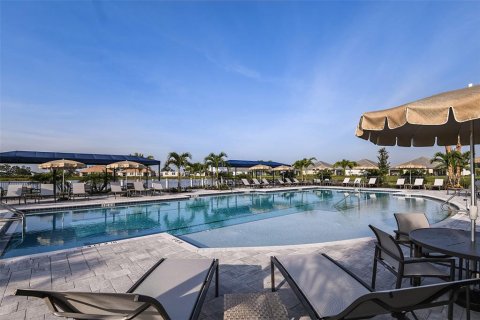 Casa en venta en Lakewood Ranch, Florida, 2 dormitorios, 155.24 m2 № 1917291 - foto 6