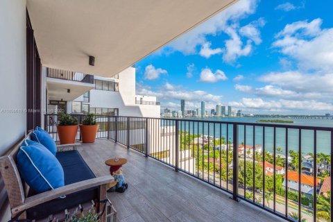 Condo in Miami, Florida, 3 bedrooms  № 1950099 - photo 11