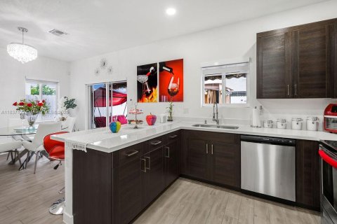 Adosado en venta en Homestead, Florida, 3 dormitorios, 132.66 m2 № 1961904 - foto 8