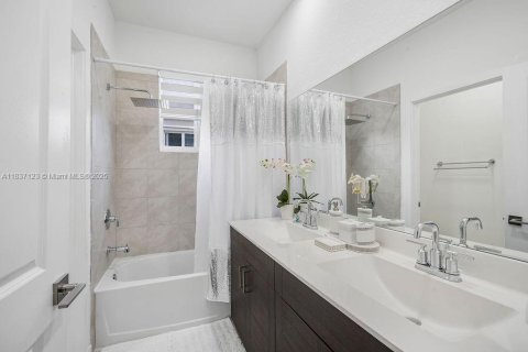 Adosado en venta en Homestead, Florida, 3 dormitorios, 132.66 m2 № 1961904 - foto 14