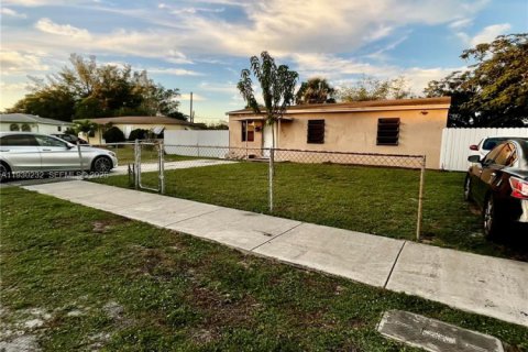 House in Fort Lauderdale, Florida 3 bedrooms, 86.96 sq.m. № 2034209 - photo 2